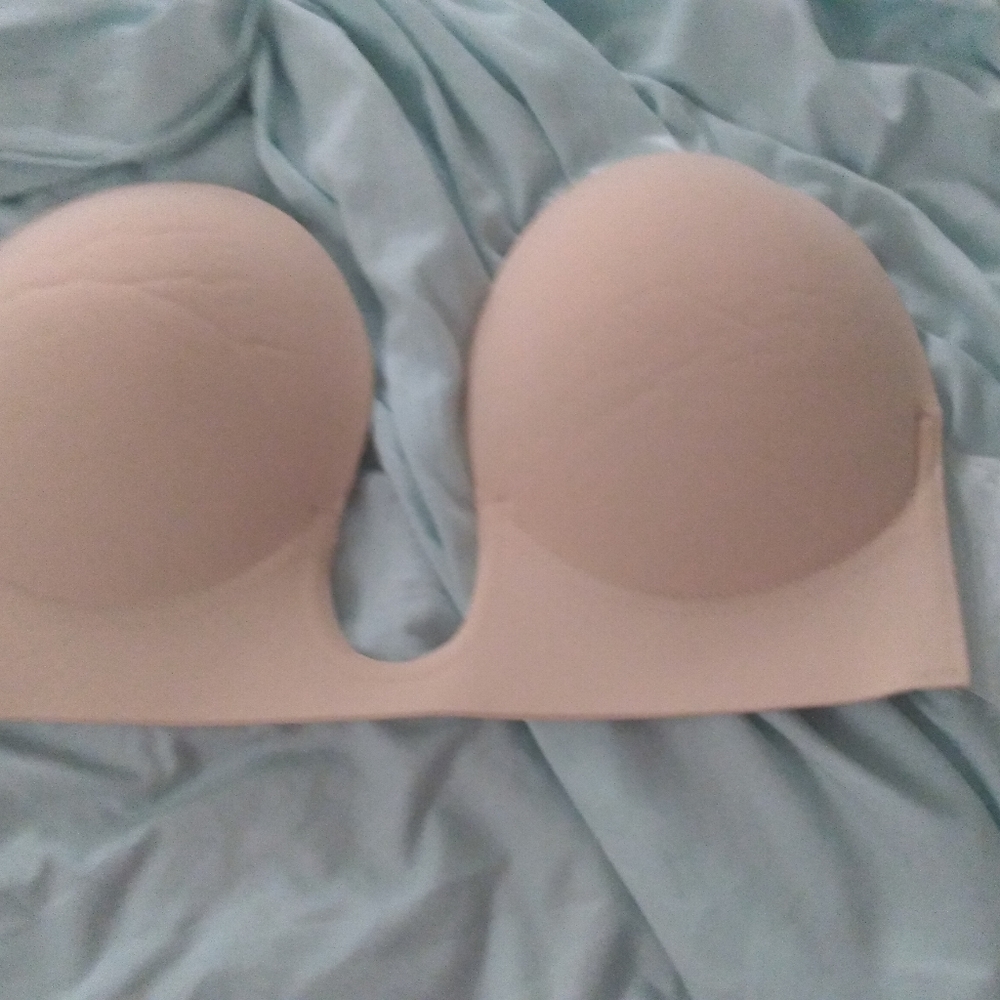 Strapless backless plunge stick on bra/nipple covr